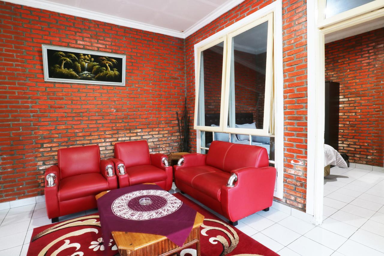 Villa Madani Paragajen Exterior photo