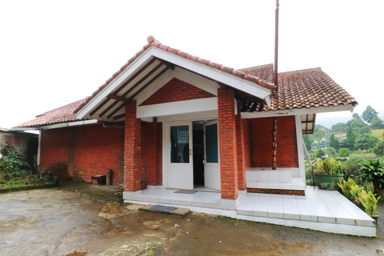 Villa Madani Paragajen Exterior photo
